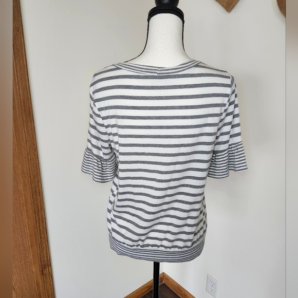 ☀️ Charming Charlie Striped Ruffle Shirt - Picture 4 of 5